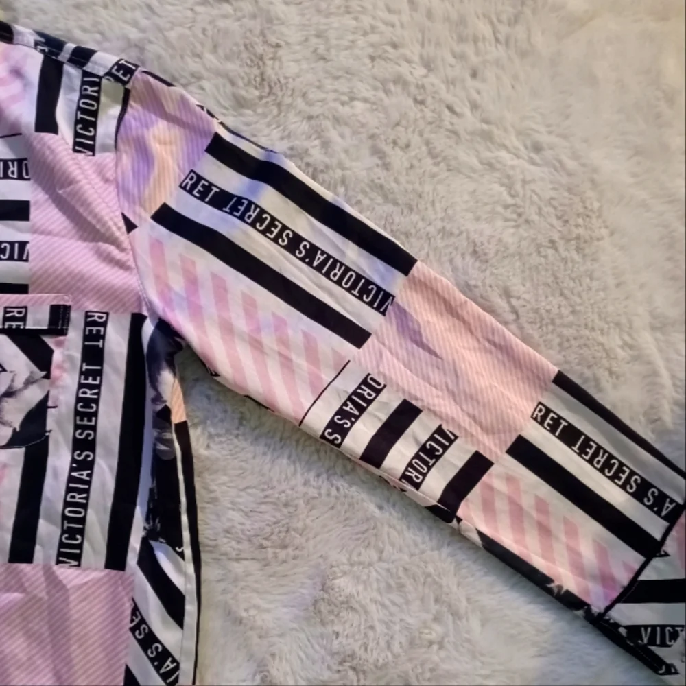 Victoria's Secret Pajama Top - Picture 3 of 5